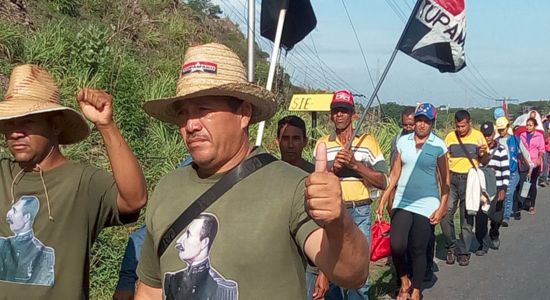 Campesinos marchando a Caracas