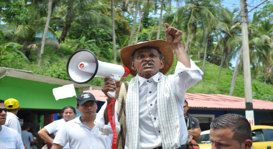 Amilcar Orrego, líder social de La Lengüeta y padre del difunto Wilton Orrego, en una manifestación de finales de 2018.
