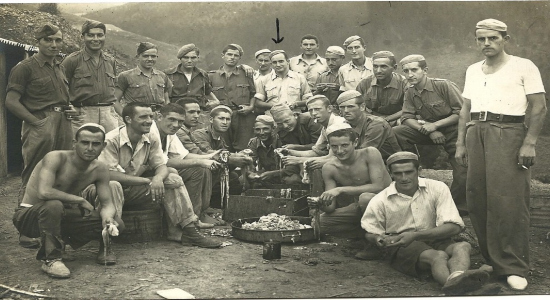 Luis Ortiz Alfau (señalado en el centro), con otros trabajadores forzados. 