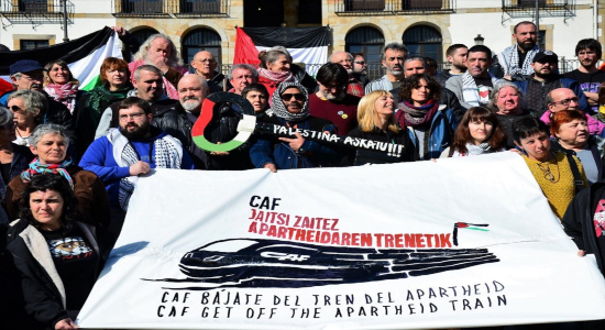 Manifestantes pro Palestina protestan