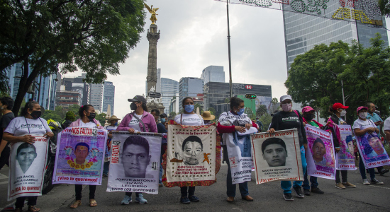 Familiares de los estudiantes normalistas de Ayotzinapa durante una protesta, 26 de septiembre 2021Claudio Cruz / AFP 