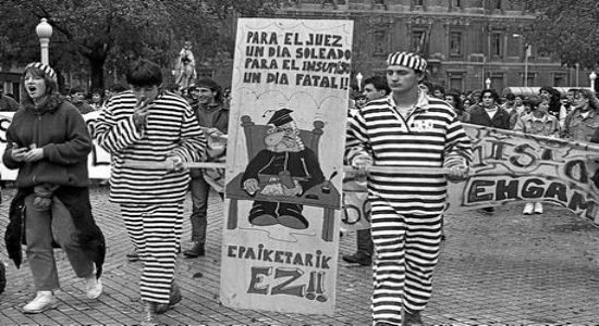 Performance de presos políticos