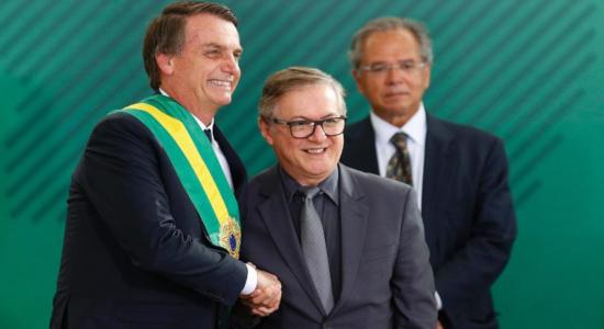 Bolsonaro y el ministro de Educación Ricardo Rodríguez