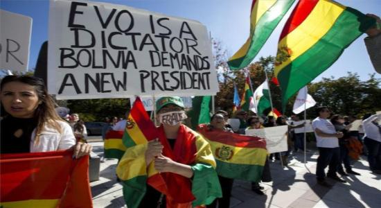 Derecha boliviana protestando