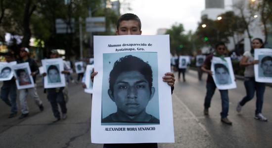 Marcha para pedir justicia por los 43 estudiantes desaparecidos en Ayotzinapa, Ciudad de México, 6 de diciembre de 2014 Carlos Jasso / Reuters