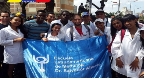 Estudiantes de la Escuela Latinoamericana 
