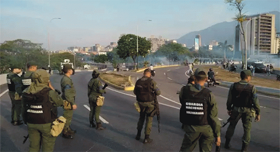 Militares 30 Abril
