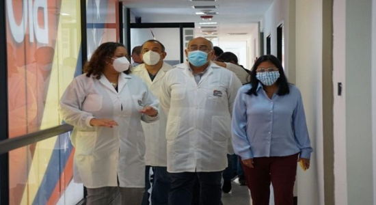 Delcy Rodríguez vitando la Planta Espromed Bio