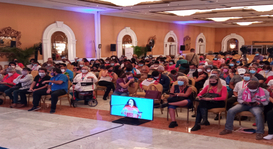 Delegados nacionales e internacionales que acudieron al Conrgreso Bicentenario de los Pueblos