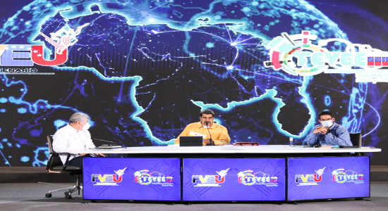 Acto de clausura del Congreso Bicentenario de la Juventud Estudiantil de los niveles medio y universitario/ Miraflores