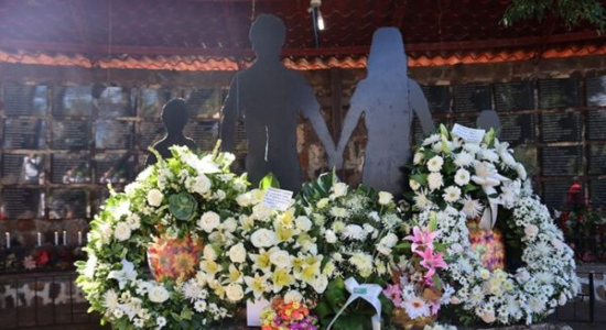 Sobrevivientes y víctimas de la masacre de El Mozote y lugares aledaños conmemoran 40 años del crimen. | Foto: @ysuca91siete