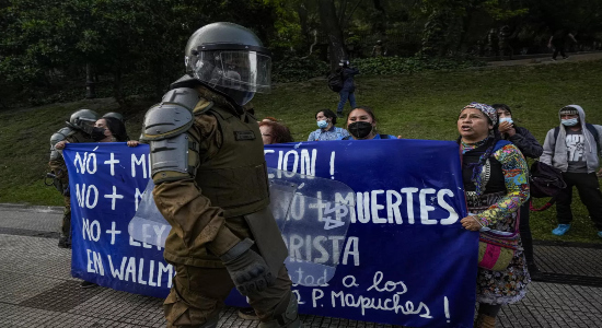 Mapuches protestando