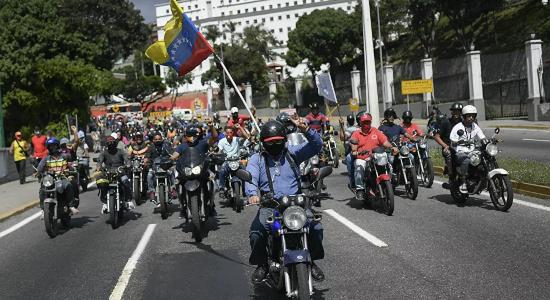 Caravana de motorizados chavistas
